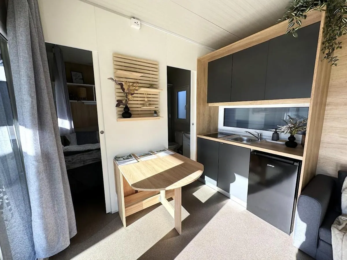Cosy Modern Mini House 11 By The Sea With Private Terrace In Limoni Camp - Walk To Beach & Local Taverns Sukošan Chorvatsko